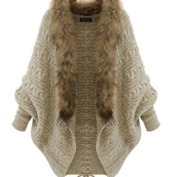 Sweaters - Cozy Beige Knit Sweater with Faux Fur Trim new